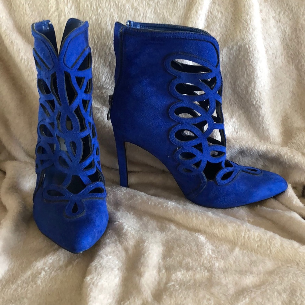 cute royal blue velvet heels